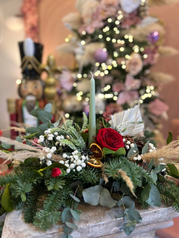 Christmas Table Arrangement