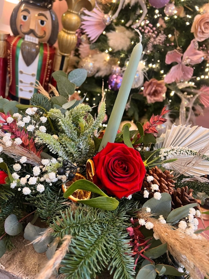 Christmas Table Arrangement